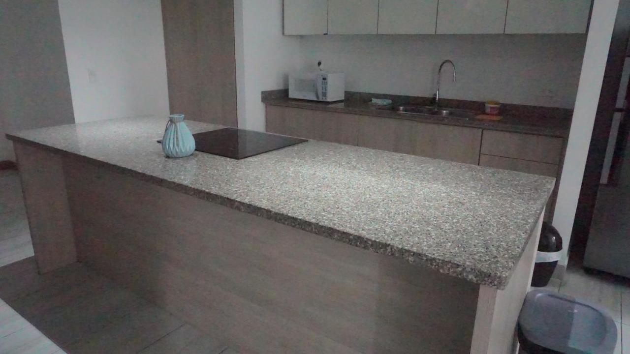 1410 Habitacion En Lujoso Departamento - Atelier 키토 외부 사진